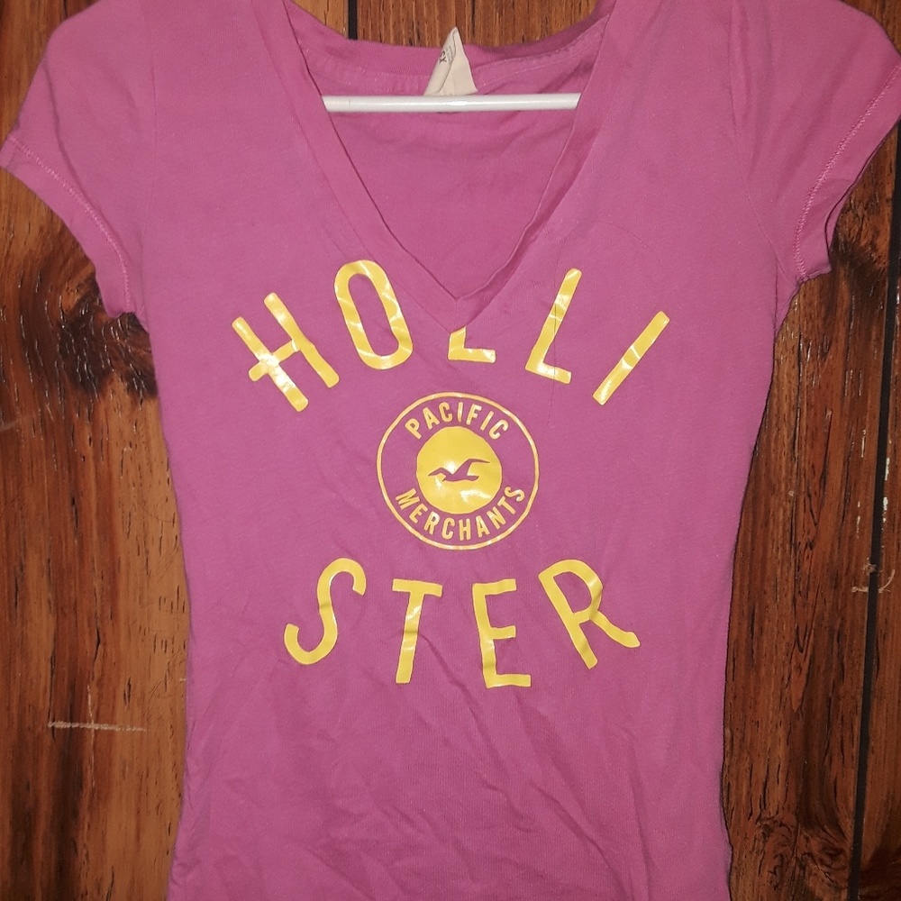 Hollister t shirt